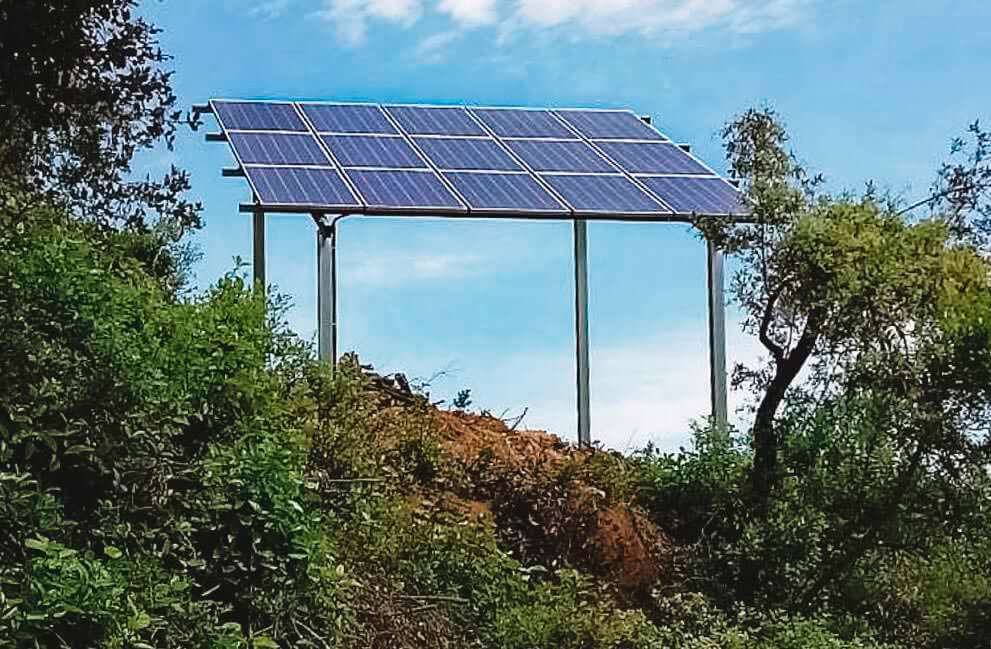 Instalación fotovoltaica en casa de campo aislada de red en Banyoles 2