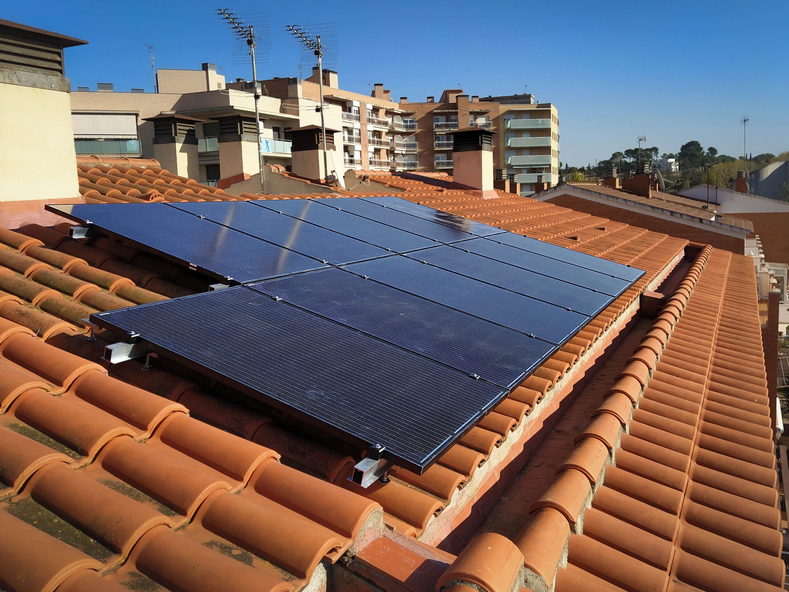 Instalación fotovoltaica en vivienda unifamiliar en Valls 2