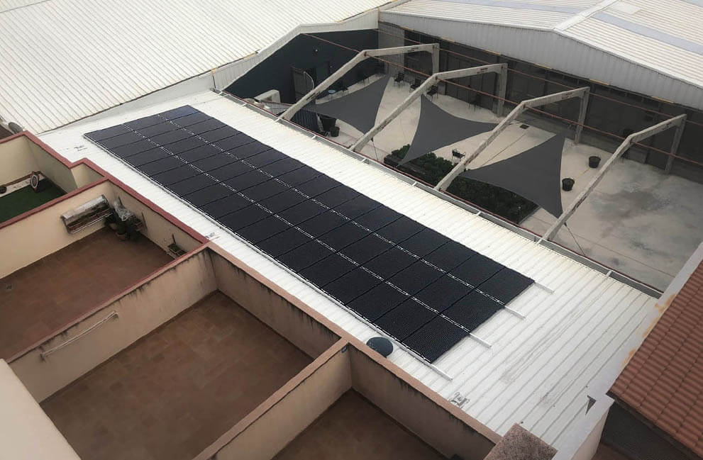 Instalación fotovoltaica en centro ocupacional