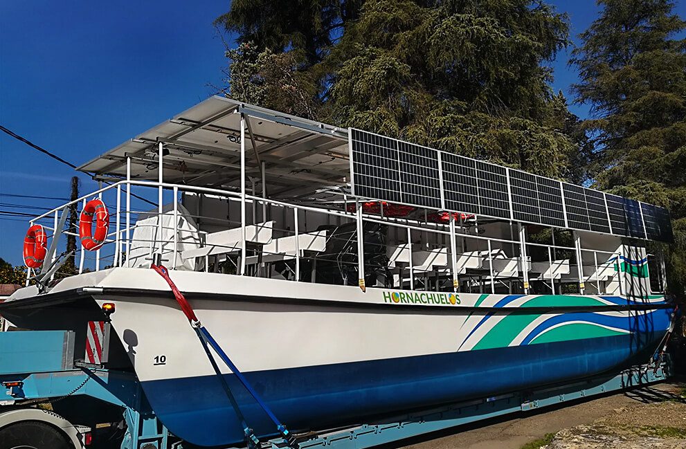 Instalación fotovoltaica aislada en barco en Hornachuelos
