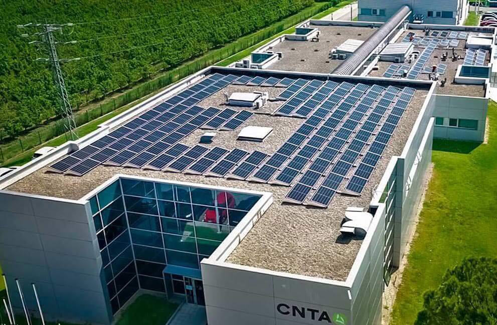 Instalación fotovoltaica en empresa tecnológica en San Adrián