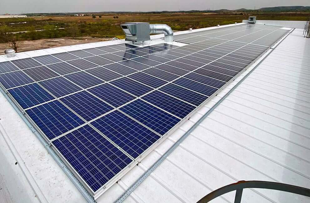 Instalación placas solares en panificadora en Madrid 2