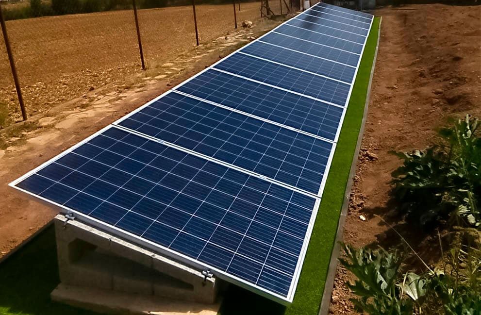Instalación fotovoltaica en casa de campo en Los Arcos