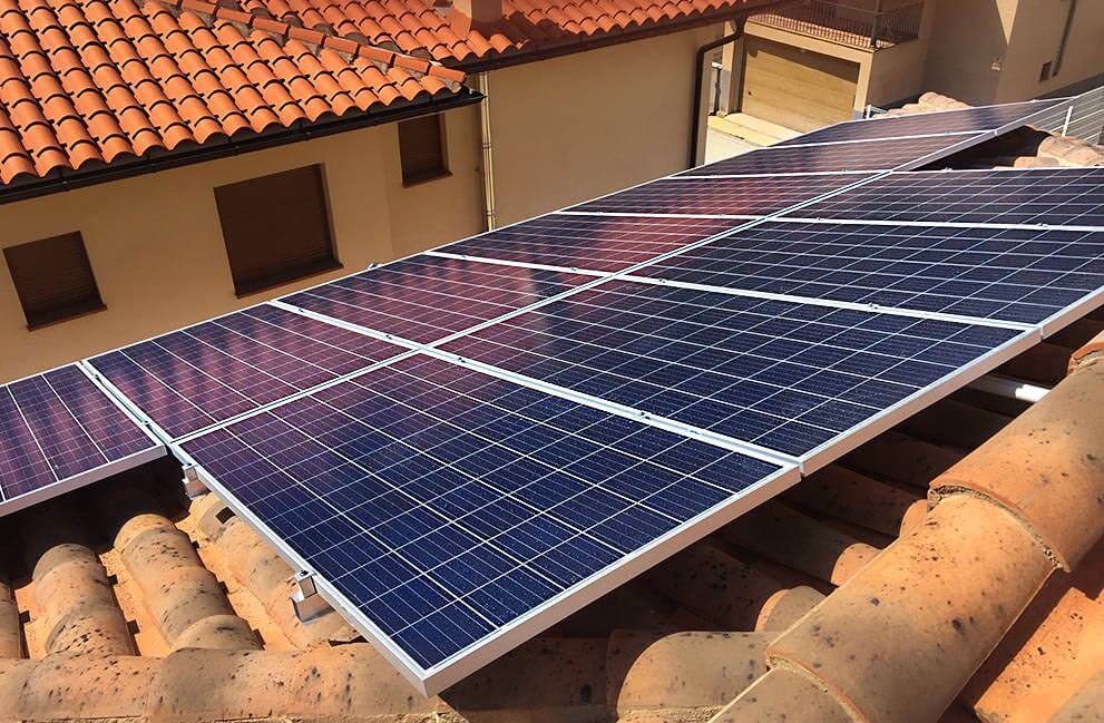 Instalación fotovoltaica en unifamiliar en Teruel