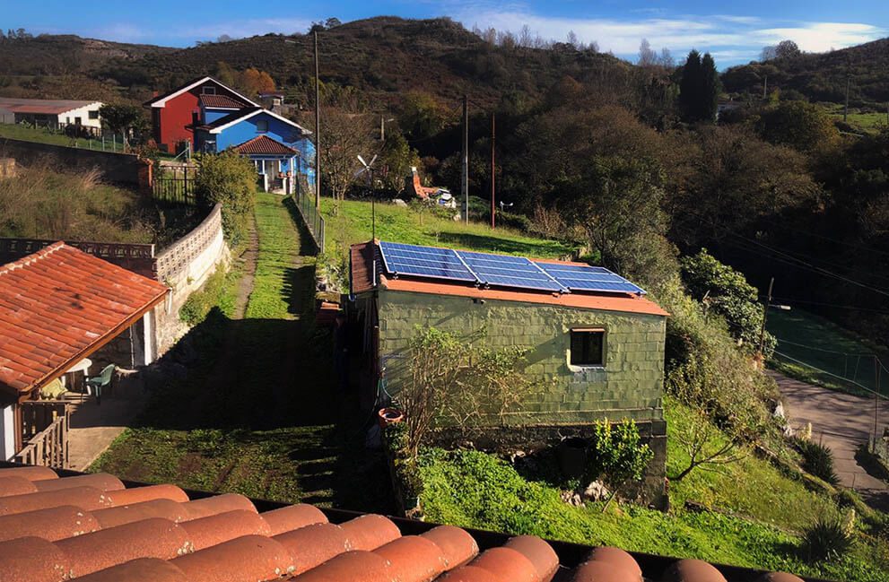 Instalación fotovoltaica en vivienda unifamiliar en Andallón