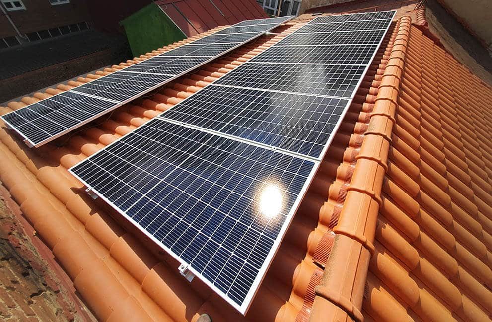 Instalación fotovoltaica en vivienda unifamiliar Passivhaus en León