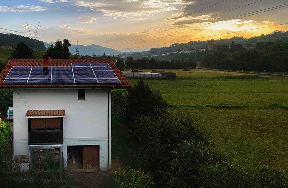 Instalación fotovoltaica en vivienda unifamiliar en Zerain