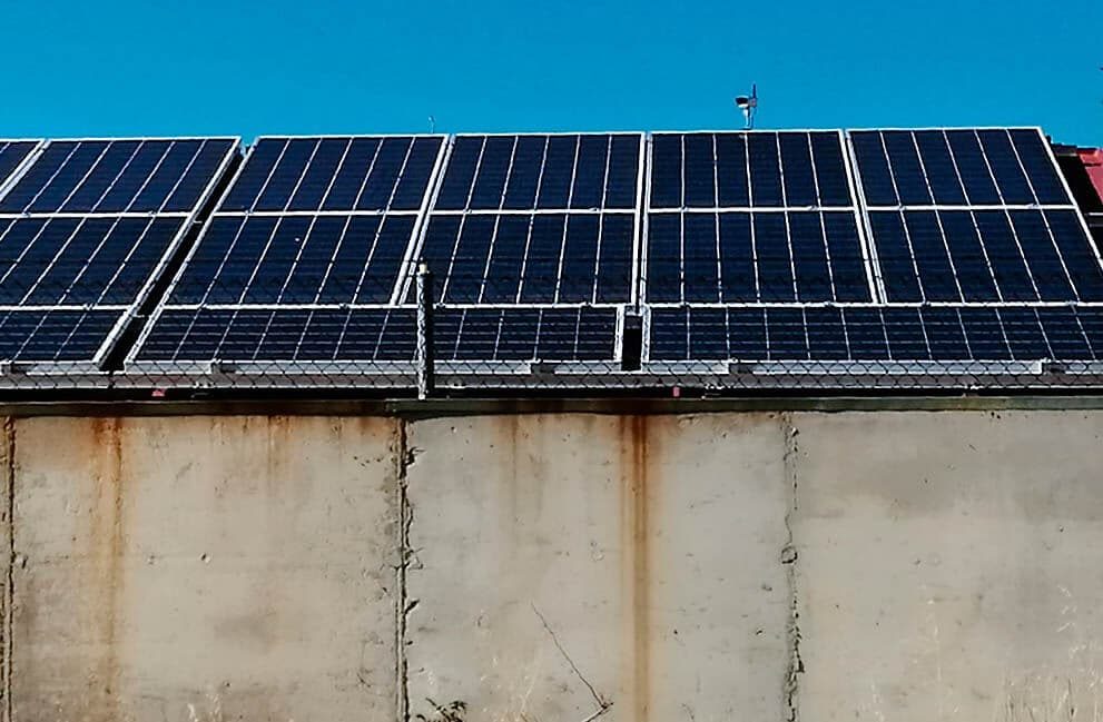 Instalación fotovoltaica trifásica en vivienda unifamiliar en Torneros del Bernesga